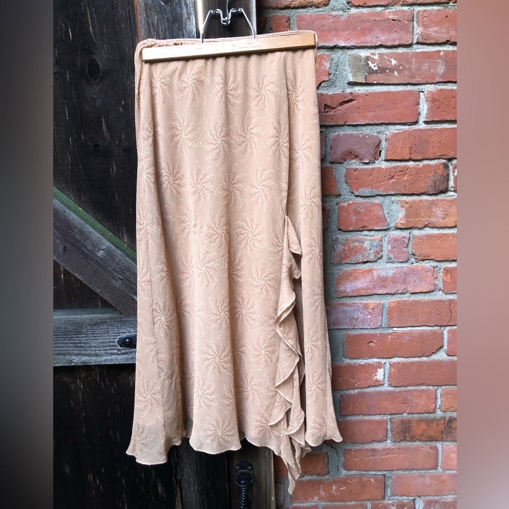 Women’s Earthy Midi Skirt With Ruffle Size 8! ✨